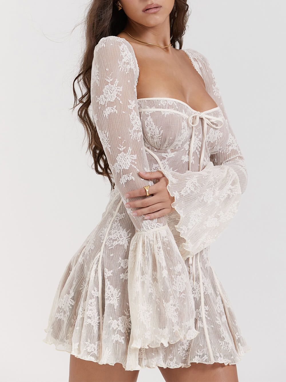Robe corset en dentelle crème vintage