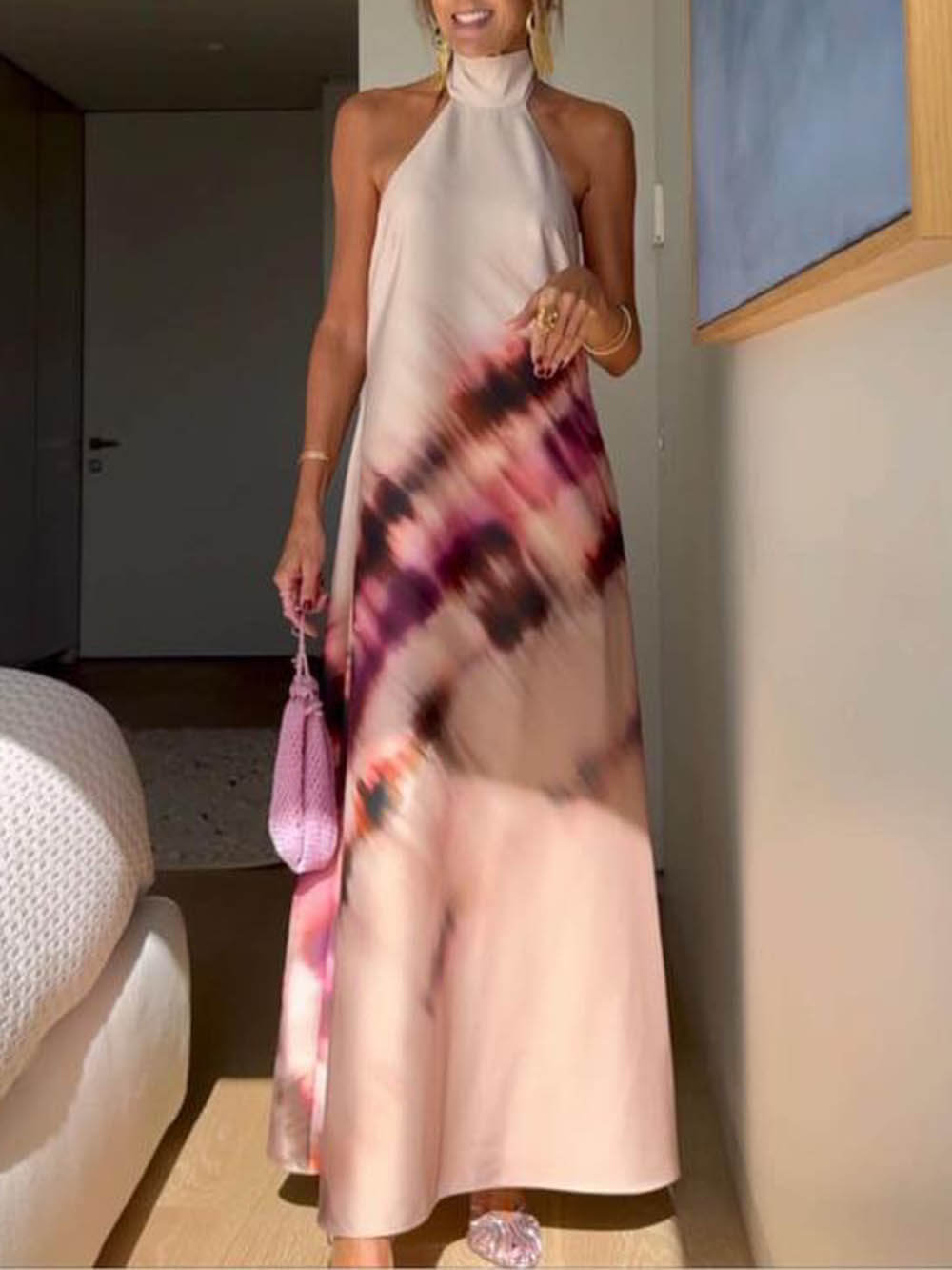 Einzigartiges Neckholder-Maxikleid mit Schnürung und rückenfreiem Batikmuster