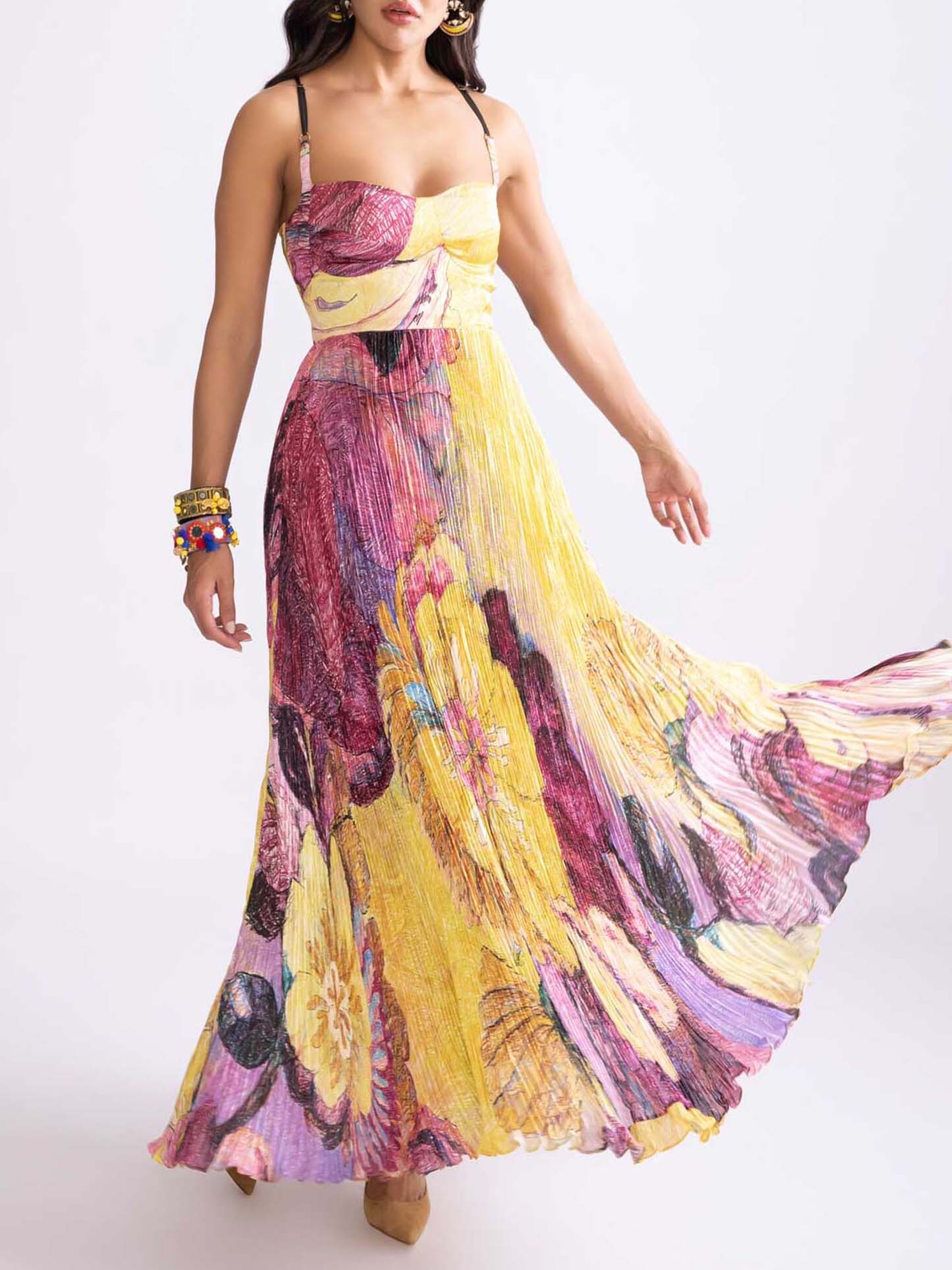 Plissiertes Maxikleid mit handbemaltem Blumendruck im Vintage-Stil
