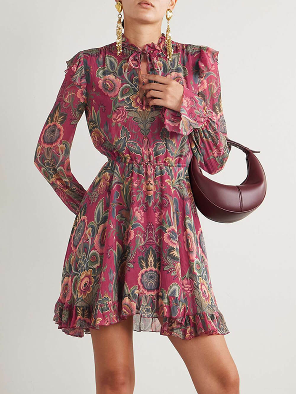 Bedrucktes Minikleid im Boho-Stil mit Rüschenbesatz und Knitteroptik