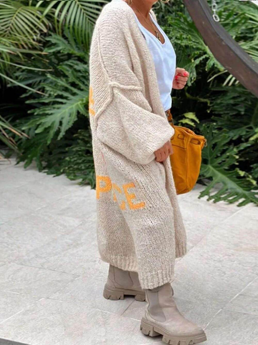 Lässiger Strickcardigan mit großer Tasche und Herzmuster