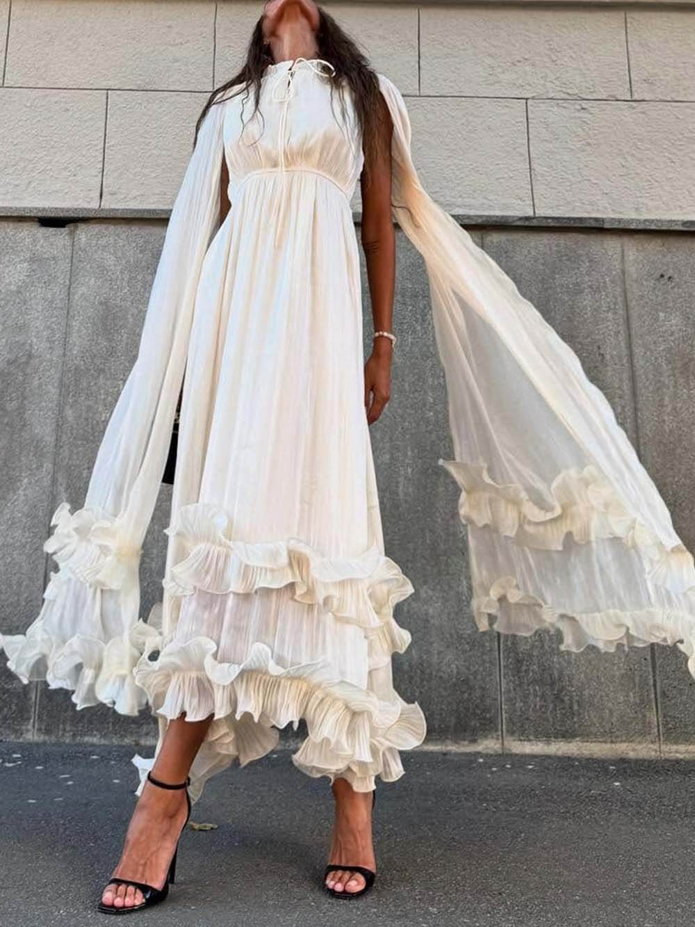 Robe longue à la mode exquise avec col en V, lacets, volants et ourlet double couche