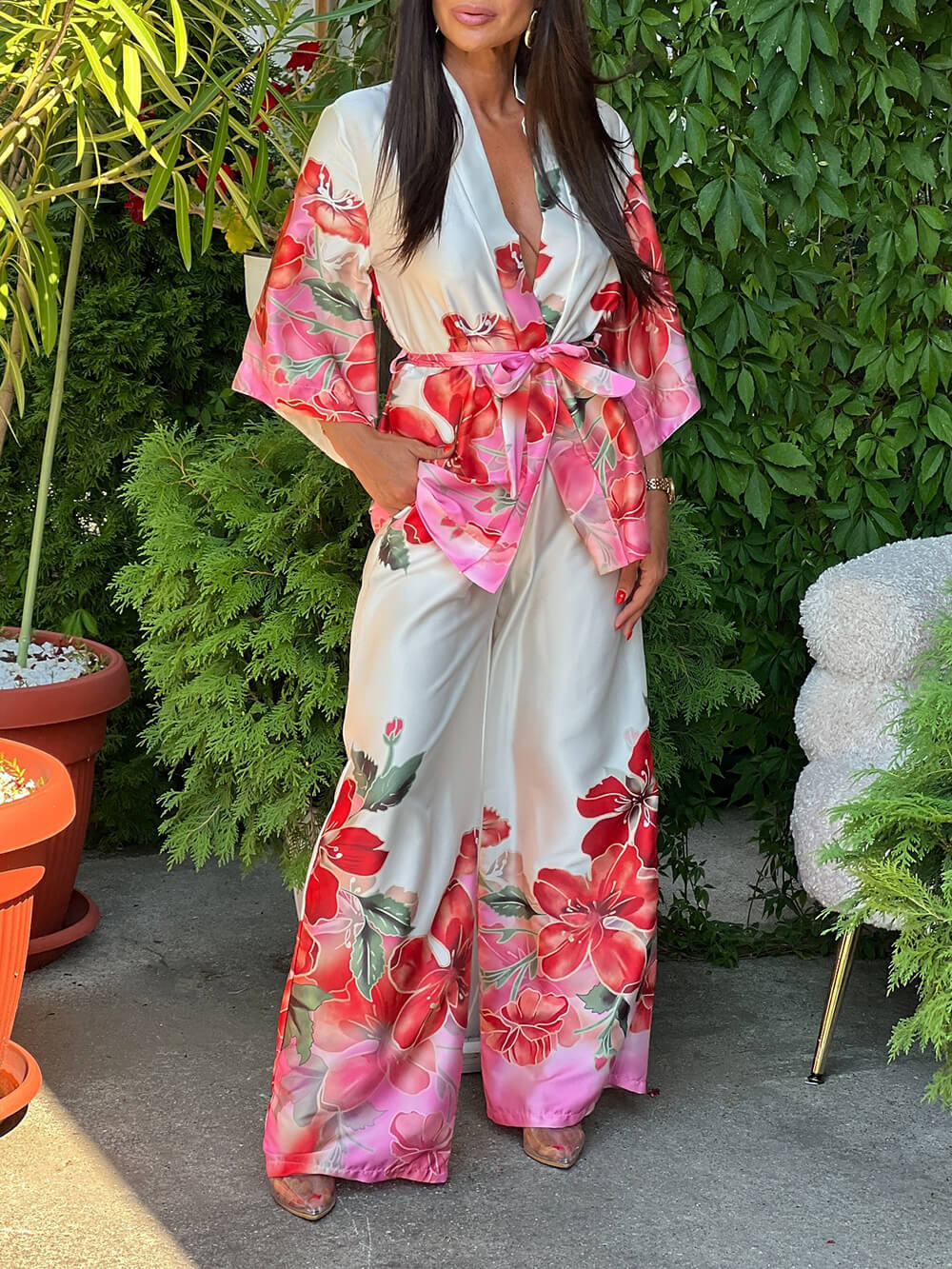 Pantalon large en satin à taille haute et imprimé floral délicat