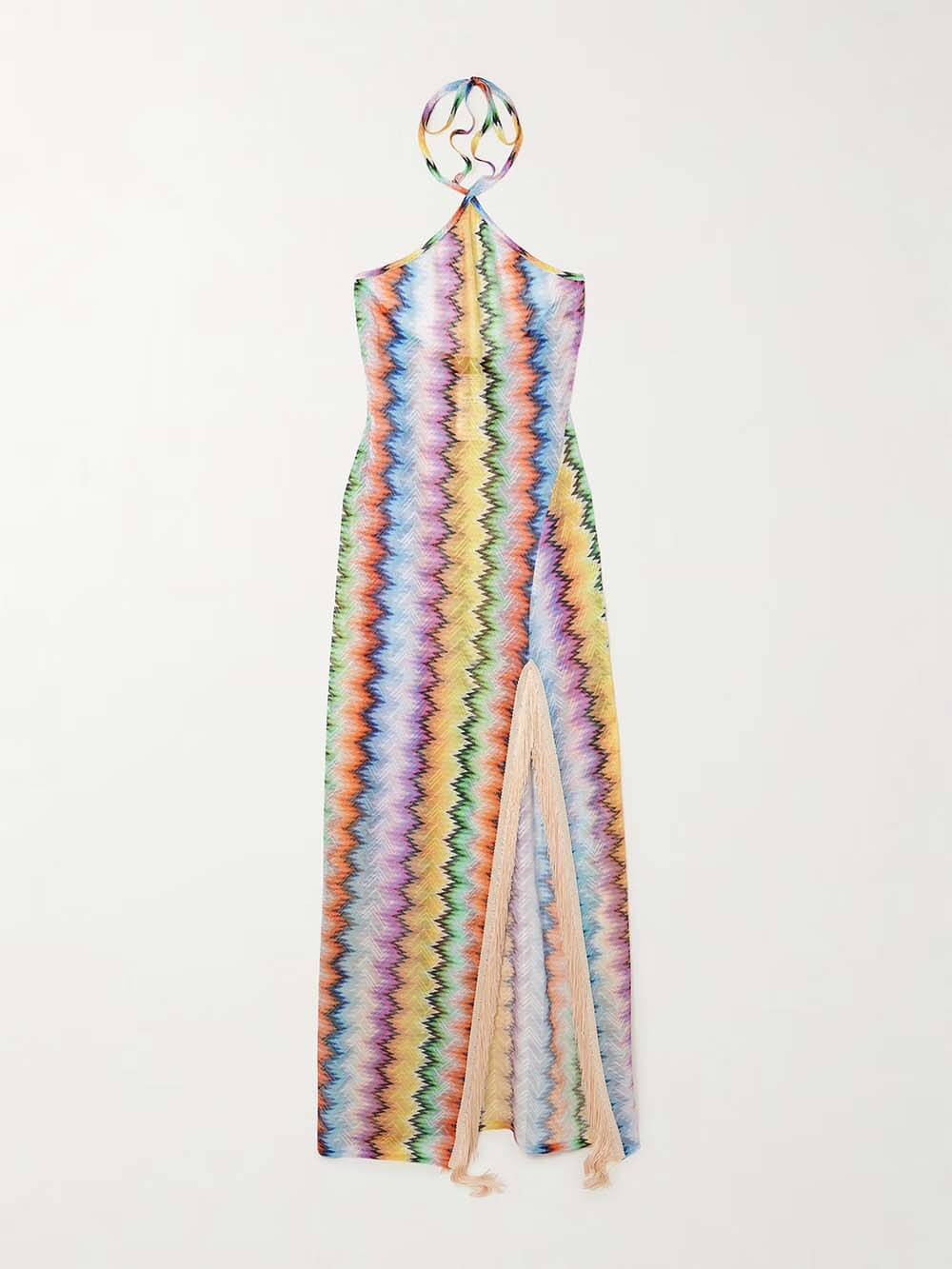 Robe longue dos nu en crochet à rayures et patchwork à franges