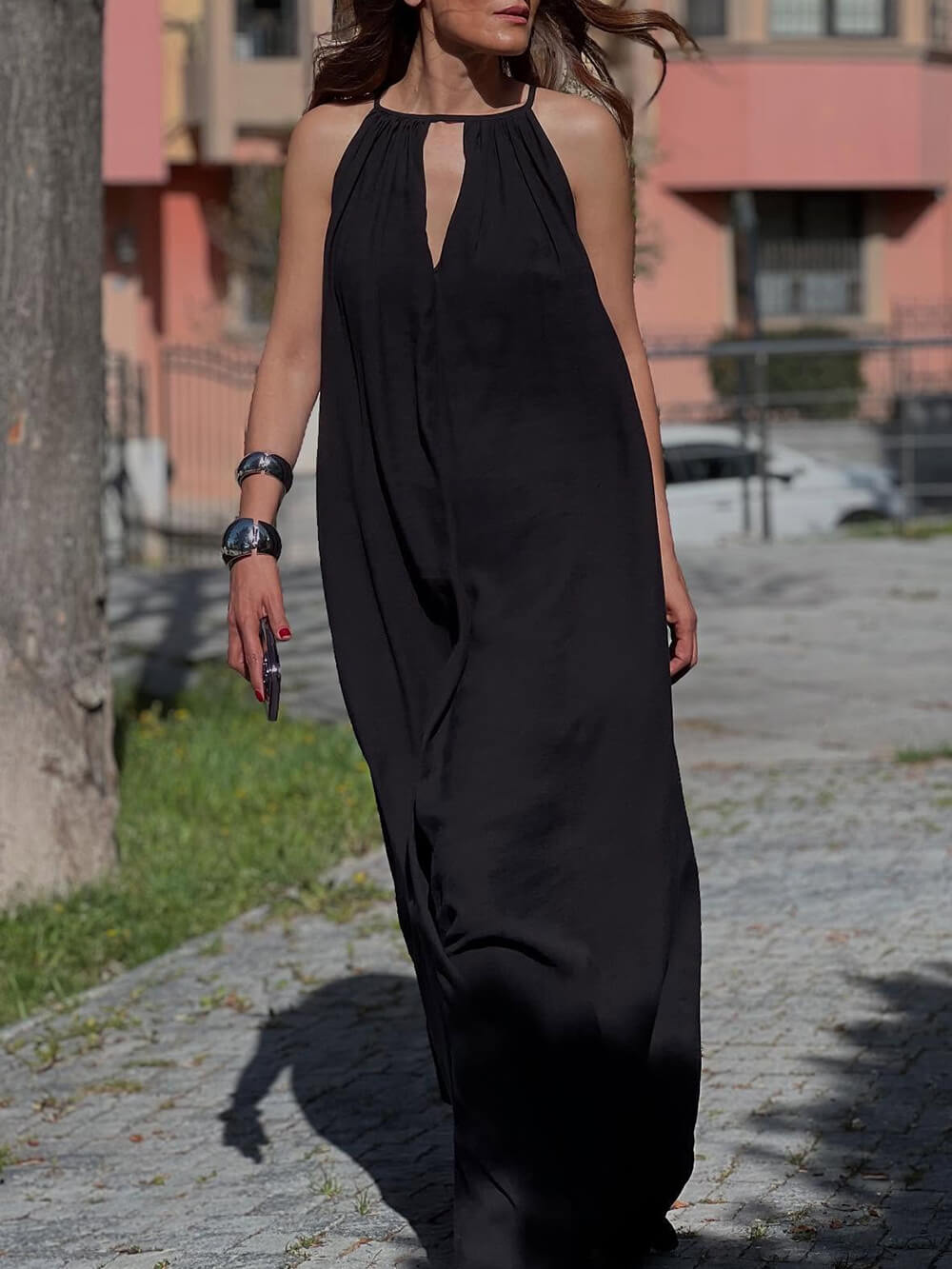 Elegantes schulterfreies Maxikleid in A-Linie mit V-Ausschnitt