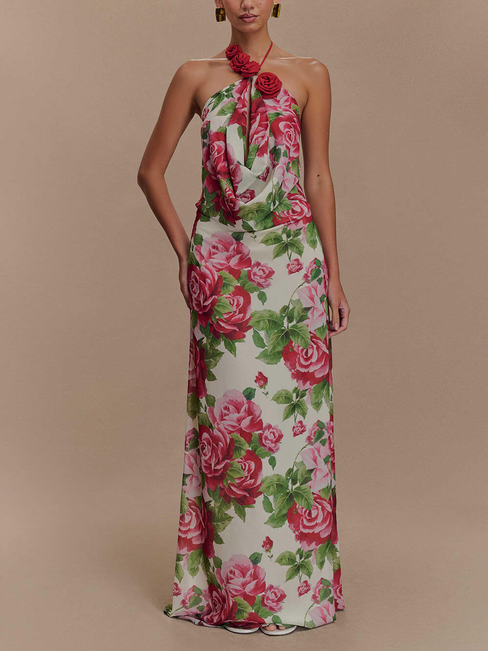 Robe longue à col bénitier et imprimé rose Romance Elegance