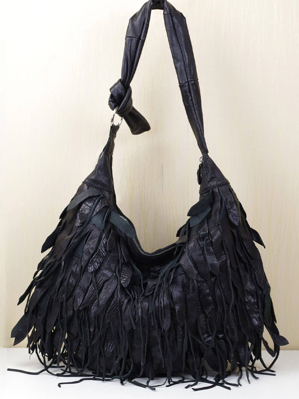 Sac à bandoulière Hobo décontracté à rayures noires et pompons