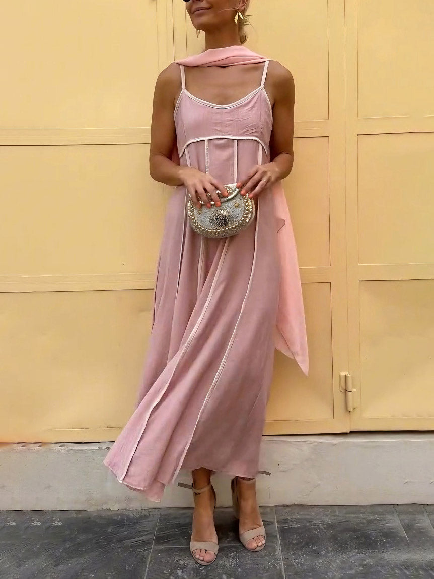 Elegantes drapiertes Maxikleid mit Spaghettiträgern und Schal