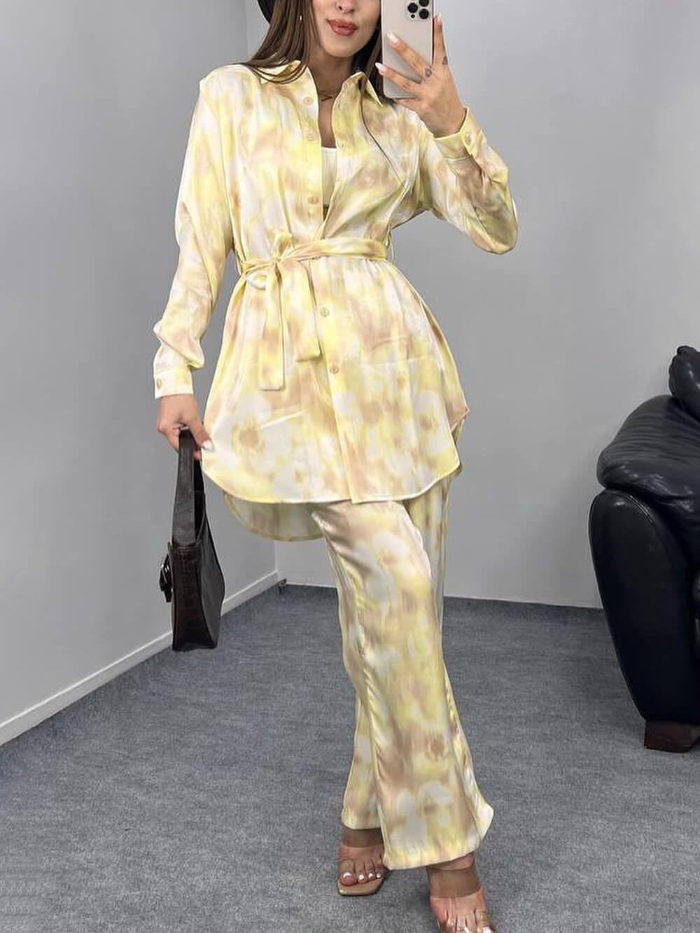 Einzigartige, lockere Hose mit geradem Bein und elastischer Taille im Batik-Print
