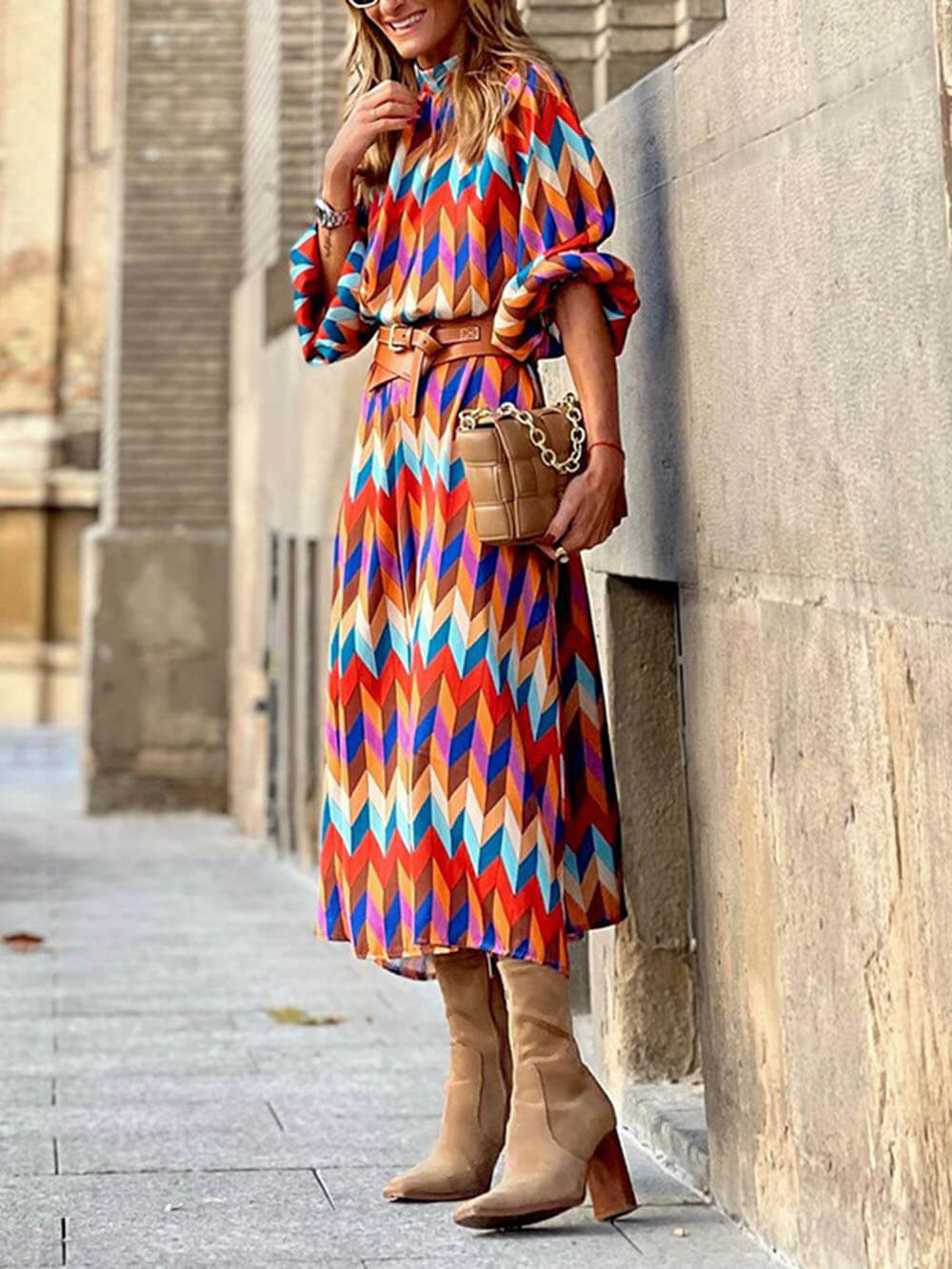 Robe mi-longue à manches longues et col montant, imprimé arc-en-ciel, tendance et unique