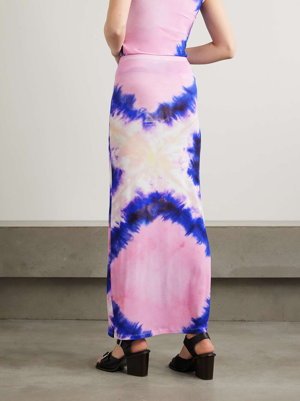 Einzigartiger Stretch-Crinkle-Maxirock mit Batikmuster