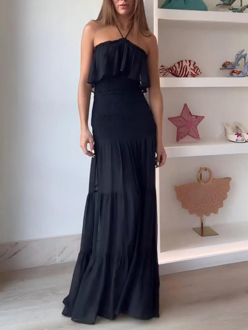 Elegantes, gerüschtes, mehrlagiges Neckholder-Maxikleid aus Chiffon mit freiem Rücken