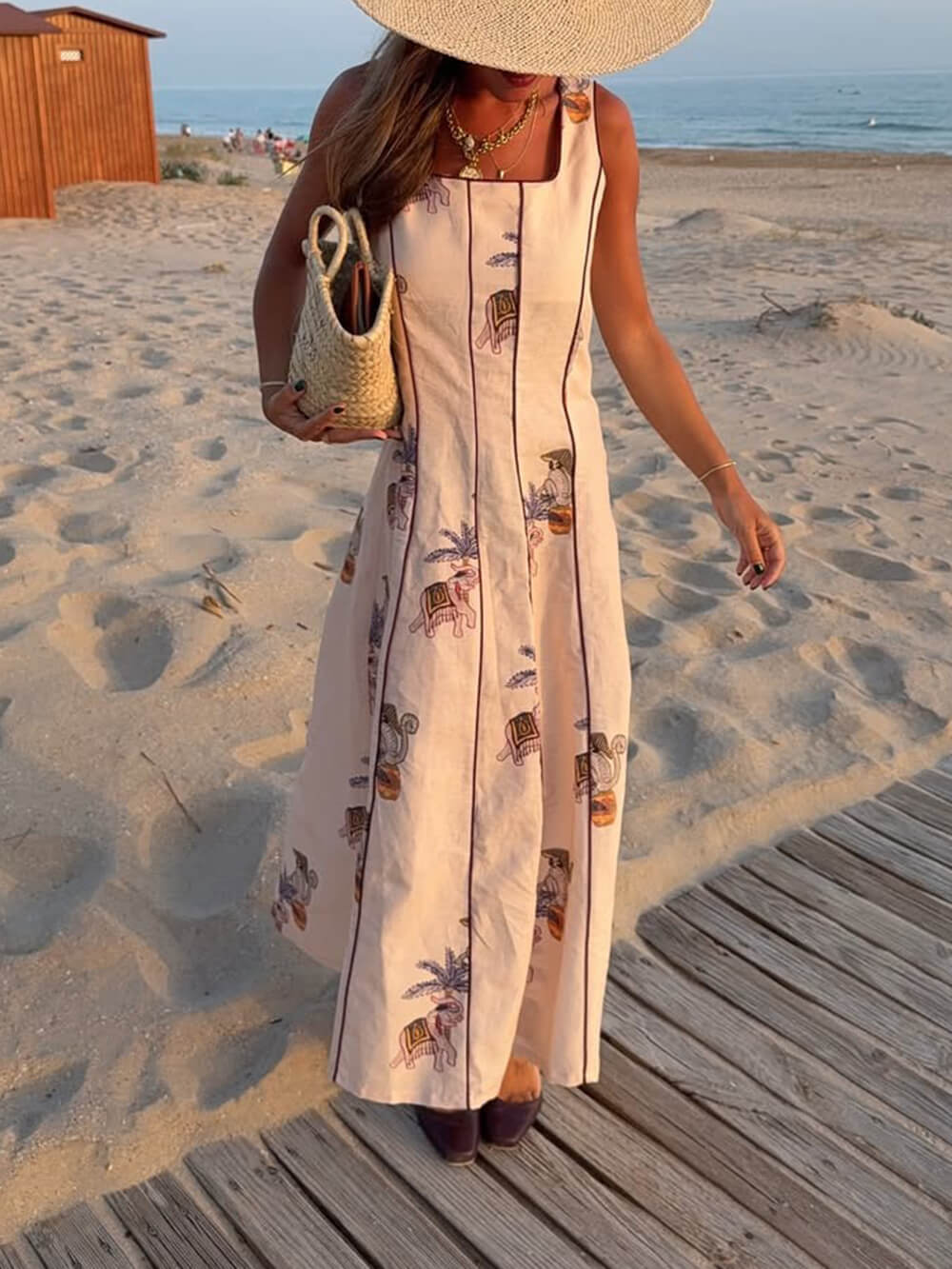 Robe mi-longue trapèze élégante à imprimé patchwork et col carré