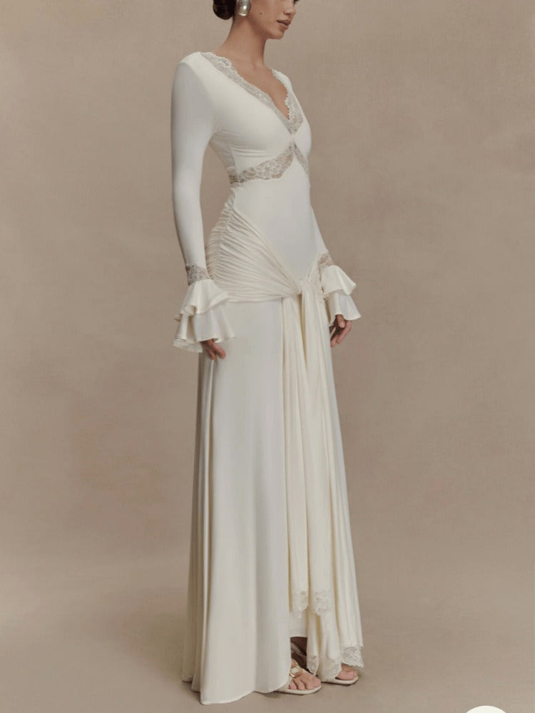 Sexy Maxikleid mit Spitzeneinsatz und Trompetenärmeln
