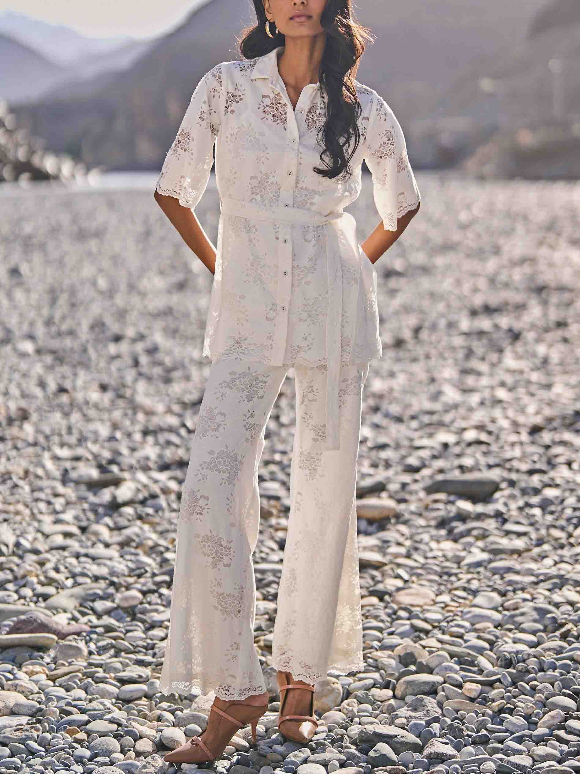 Elegant Floral Lace Short-sleeved Tie-front Shirt