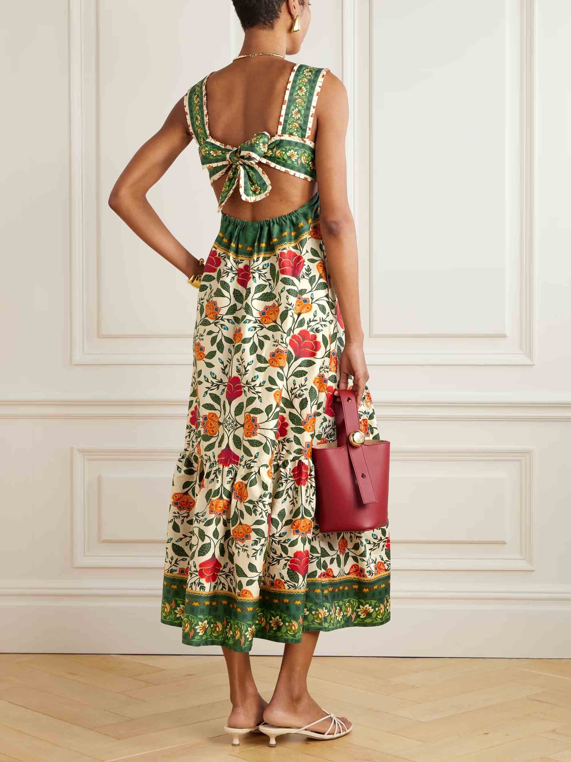 Sommerliches Maxikleid mit Blumenmuster und quadratischem Ausschnitt