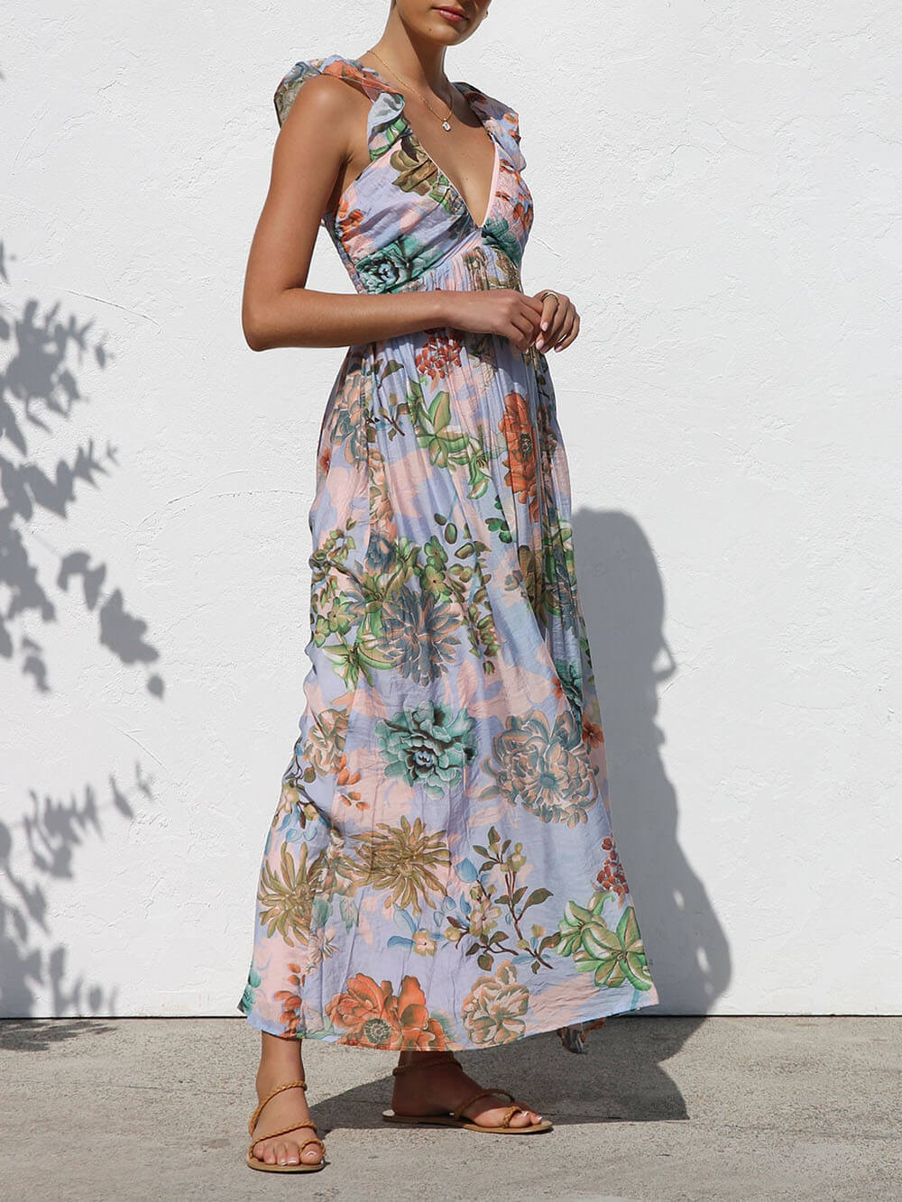 Robe longue à imprimé floral unique et magnifiquement plissée avec manches à volants