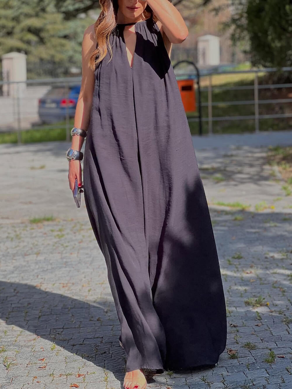 Elegantes schulterfreies Maxikleid in A-Linie mit V-Ausschnitt