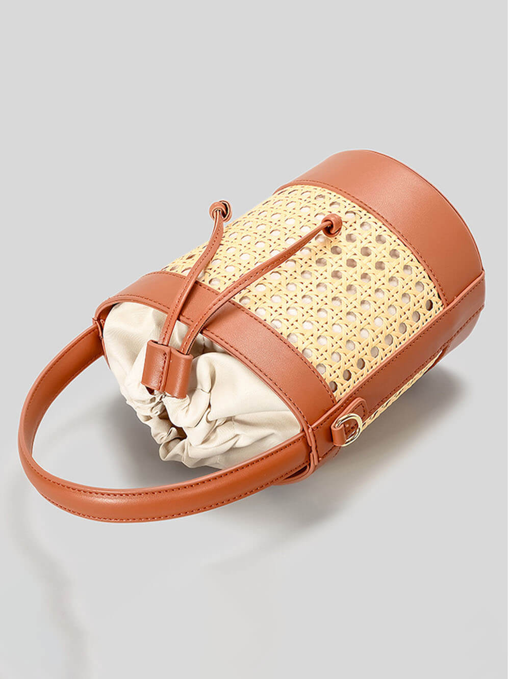 Sac seau à cordon en rotin tissé à la main creux pour les vacances à la plage