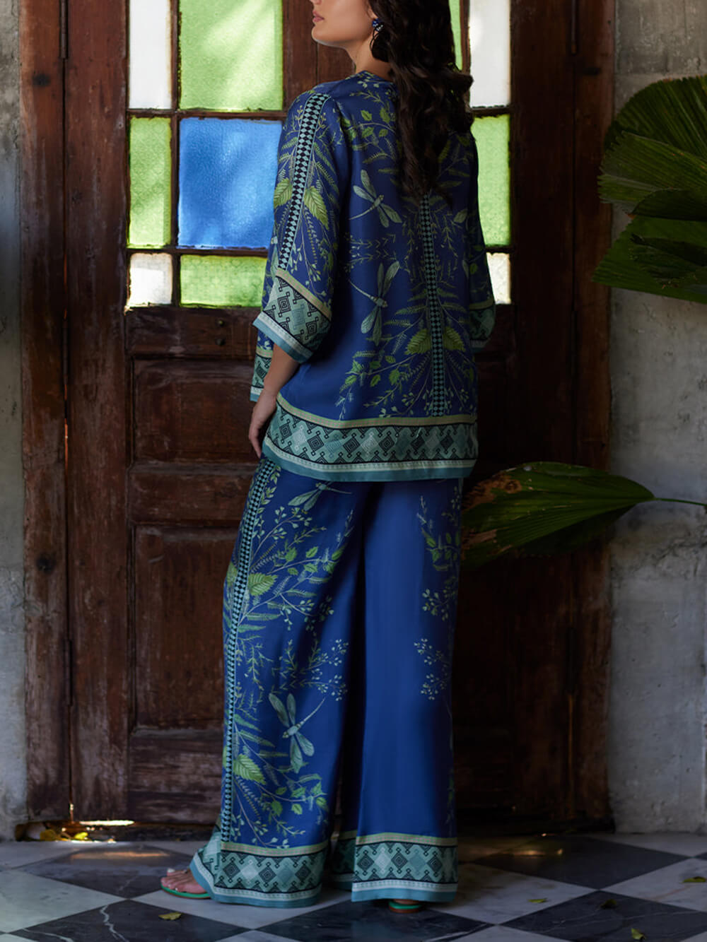 Ocean Elegance – Lockere Hose mit weitem Bein und botanischem Druck und elastischer Taille