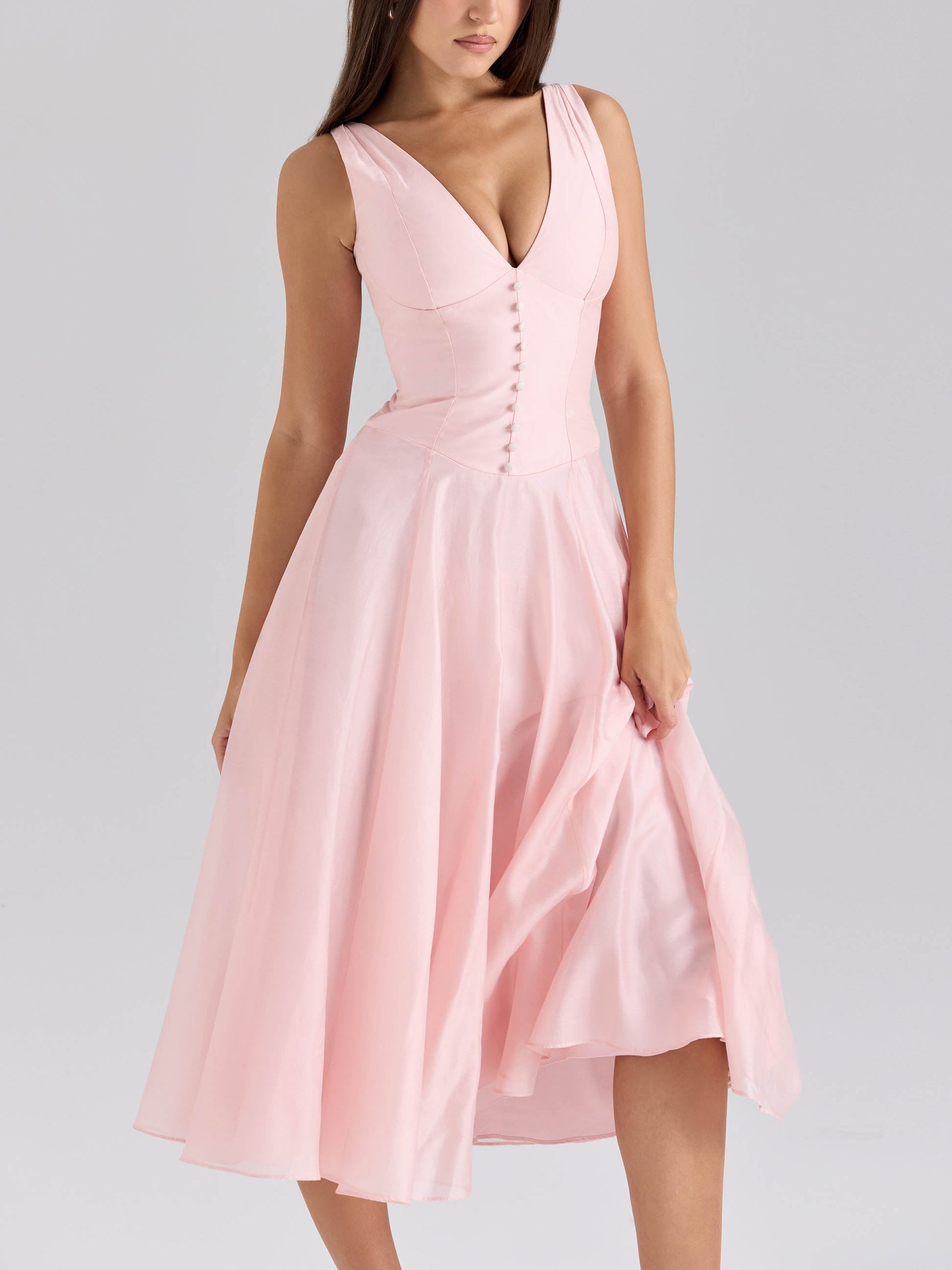 Robe mi-longue élégante à col en V et boutons en mousseline