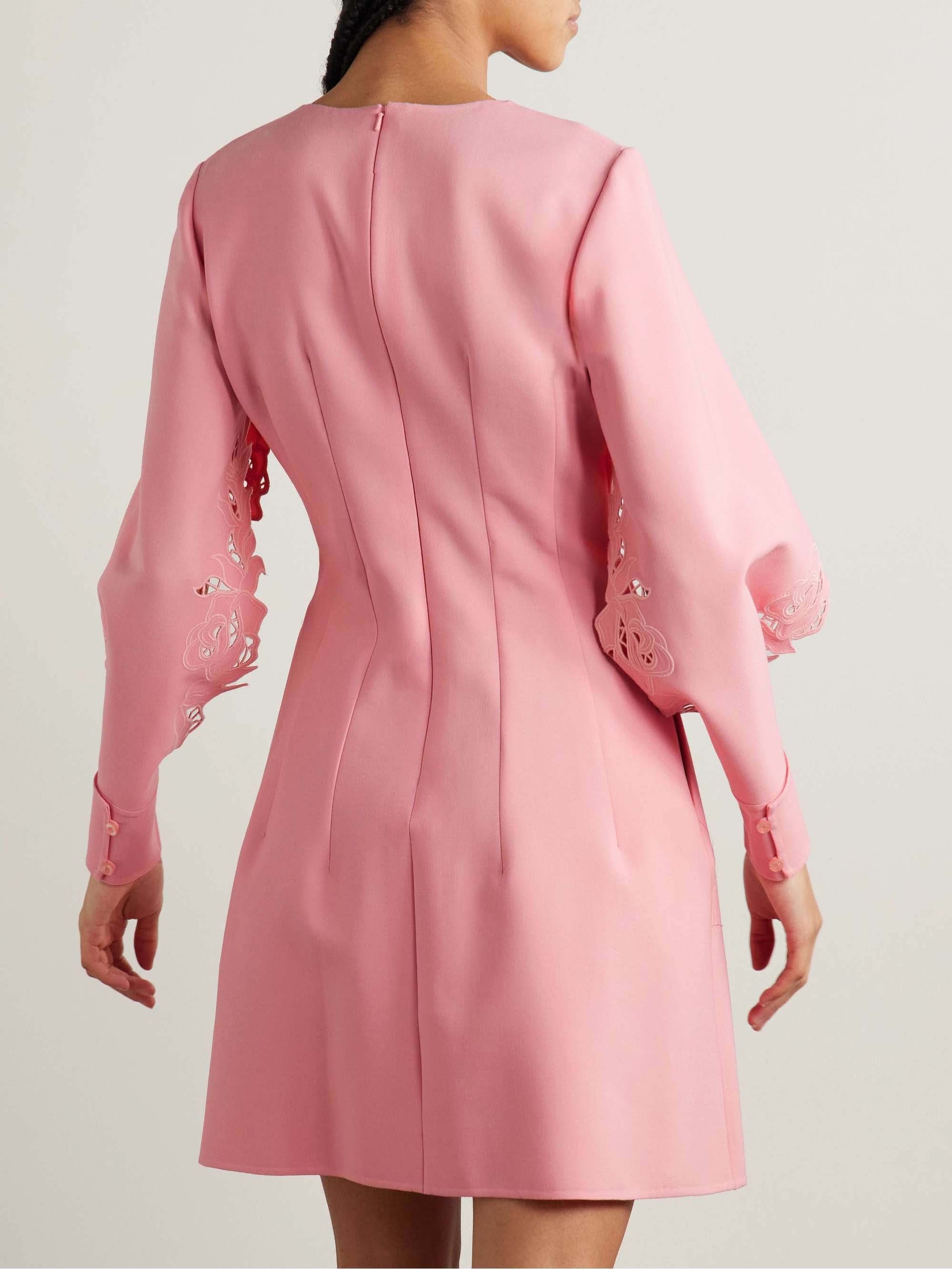 Elegantes Minikleid in A-Linie mit Rosenstickerei