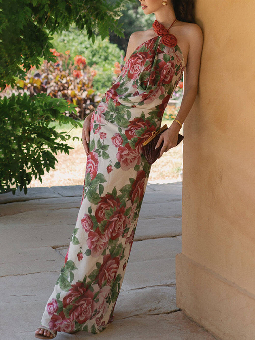 Robe longue à col bénitier et imprimé rose Romance Elegance