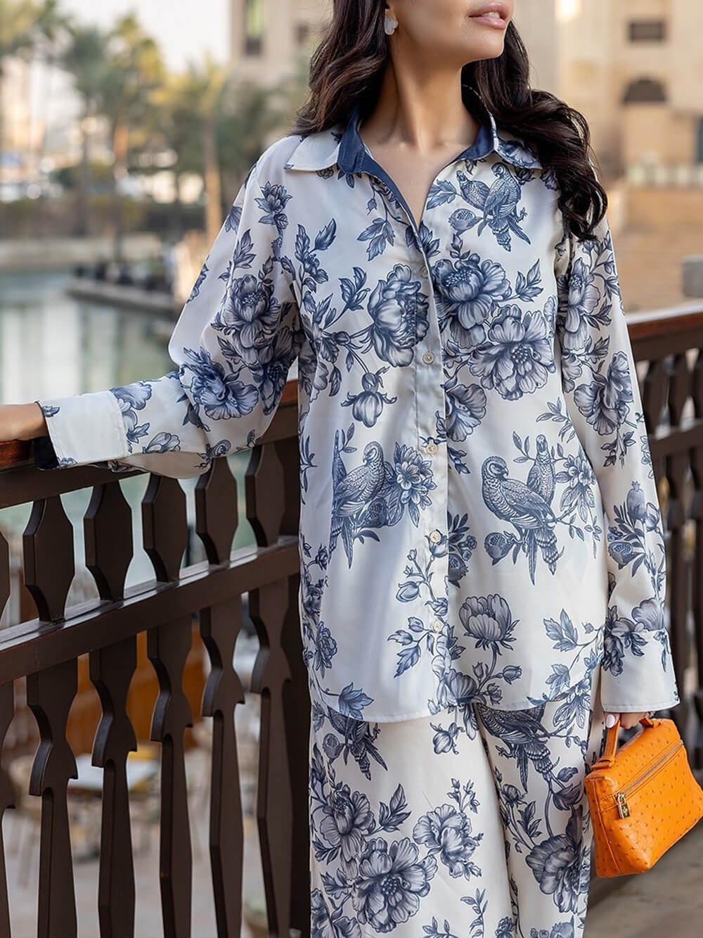 Chemise boutonnée à imprimé floral coupe décontractée unique Bold Blooms