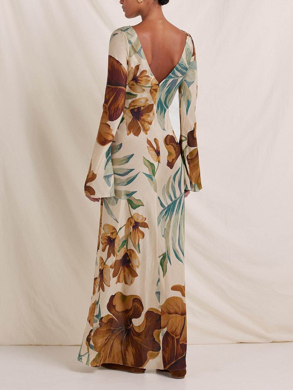 Schlichtes, einzigartiges Maxikleid mit Pflanzenmuster und ausgehöhlter Rückseite