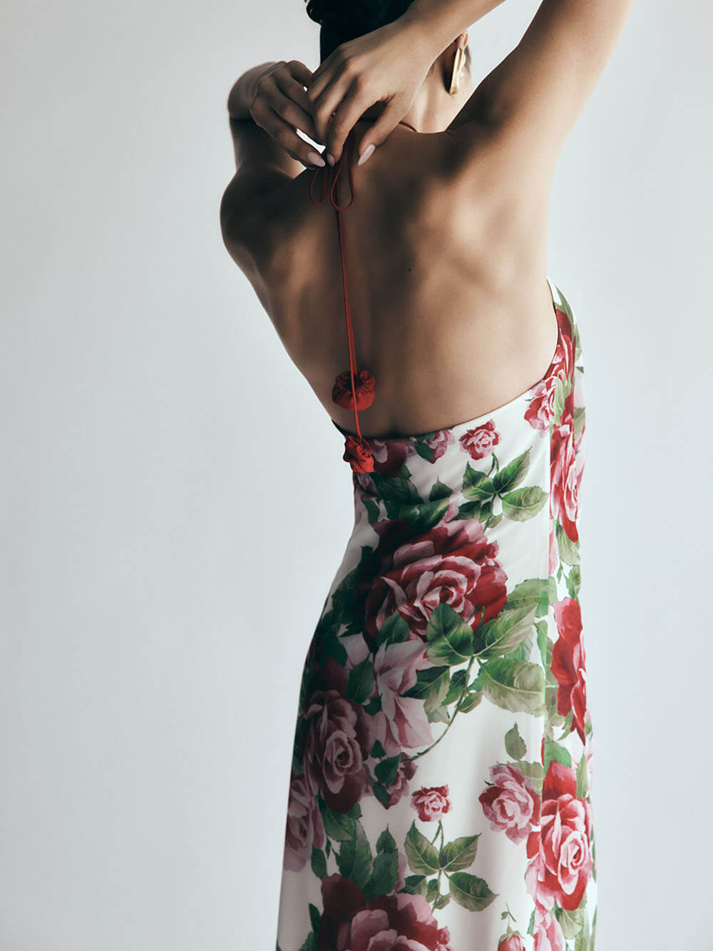 Robe longue à col bénitier et imprimé rose Romance Elegance