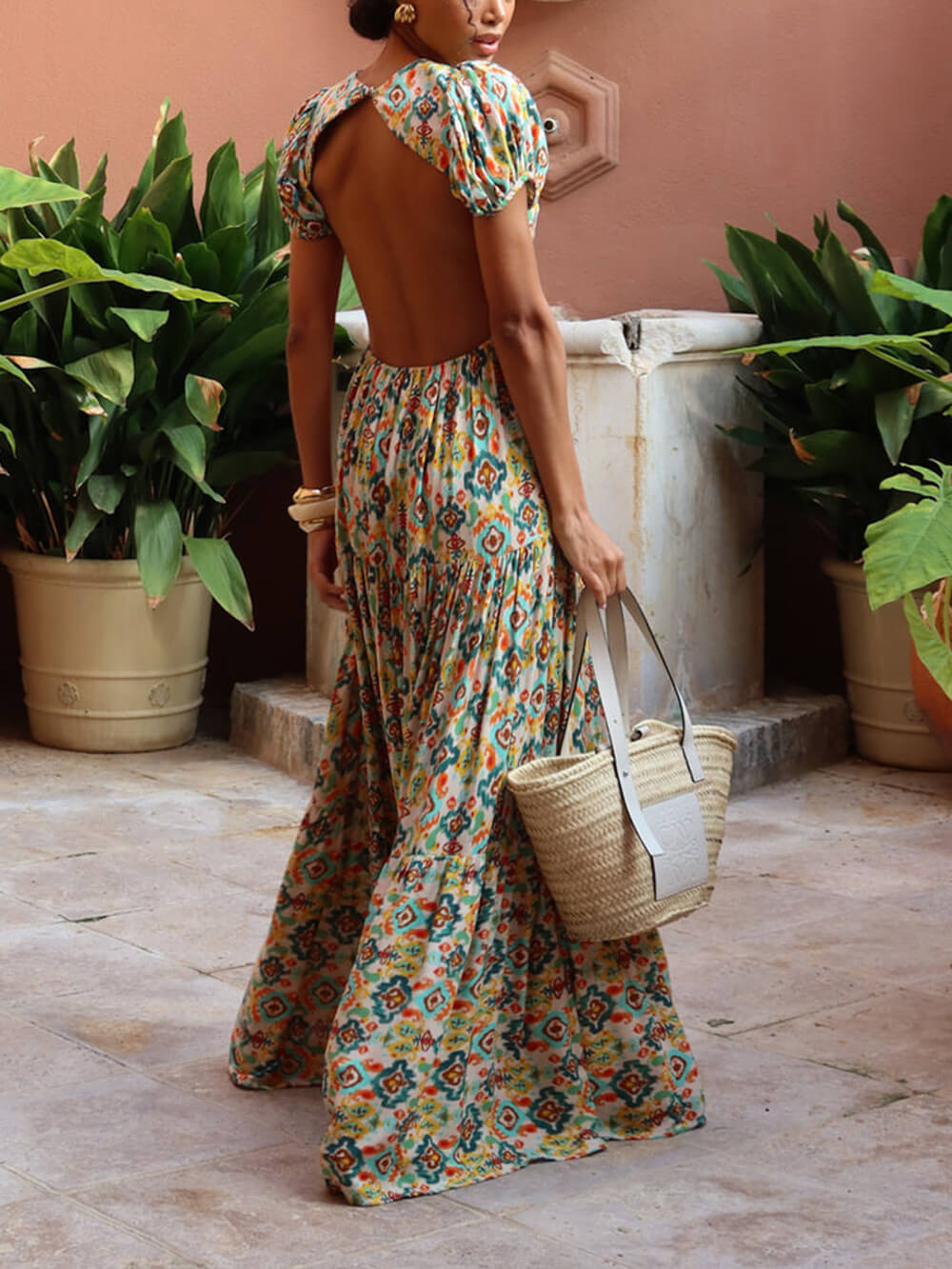 Magnifique robe longue plissée à manches bouffantes et imprimé floral, dos ouvert