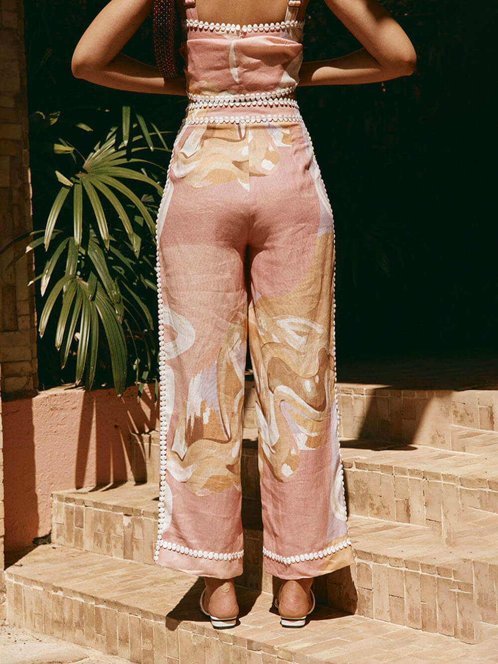 Sommerliche Leinenmischung mit Blumenbesatz, hoher Taille und Tasche, lockere Hose