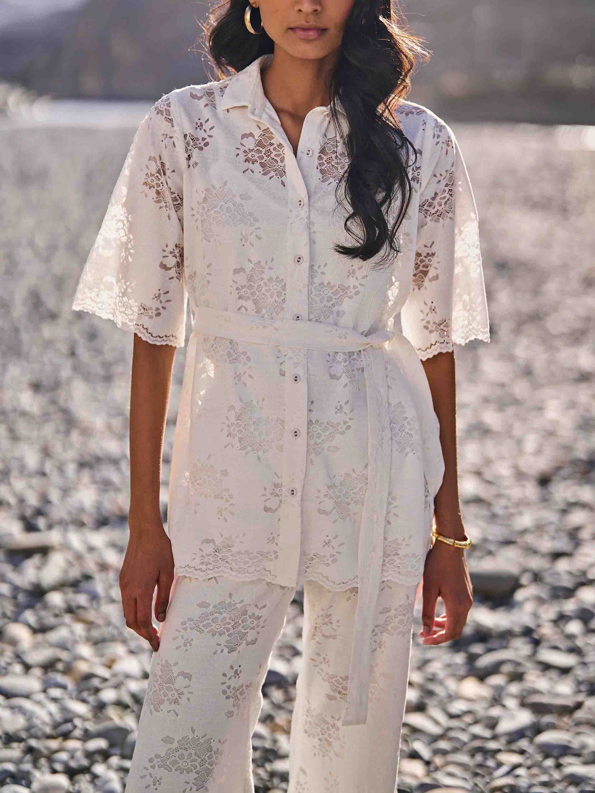 Elegant Floral Lace Short-sleeved Tie-front Shirt