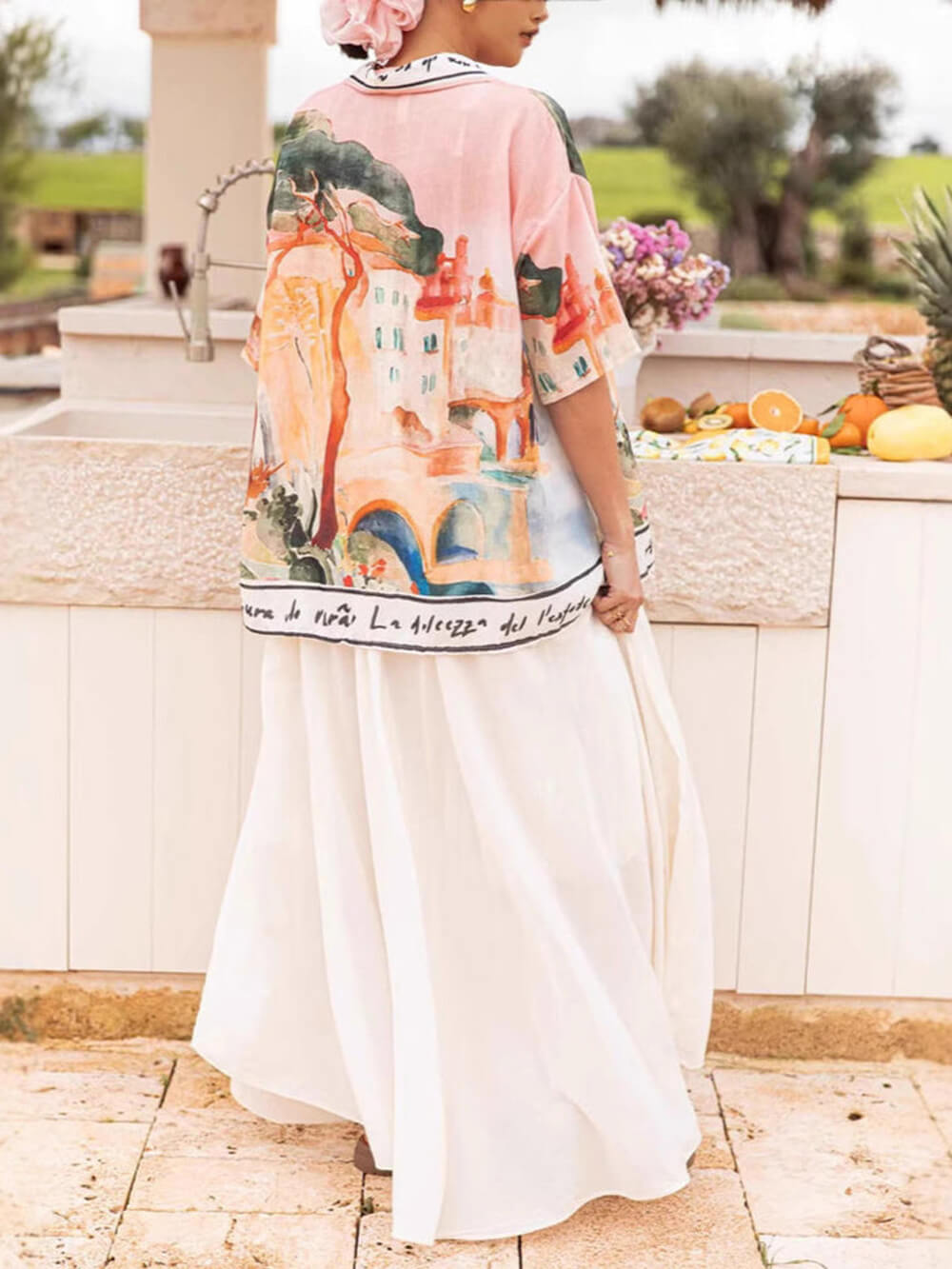 Chemise oversize boutonnée à manches courtes et revers imprimés, style décontracté et unique