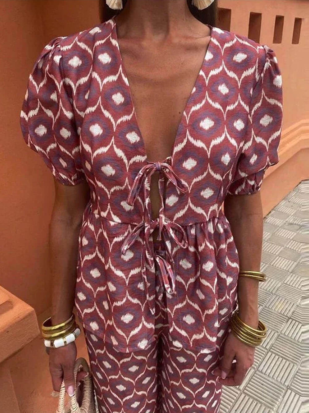 Haut décontracté à col en V et lacets à imprimé floral