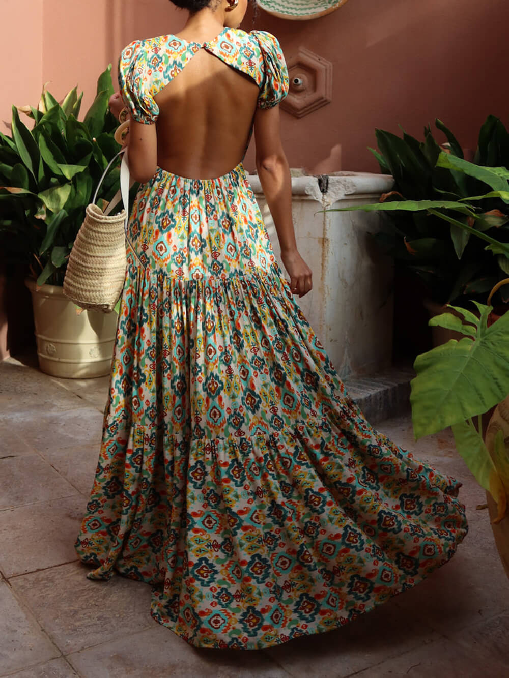 Magnifique robe longue plissée à manches bouffantes et imprimé floral, dos ouvert
