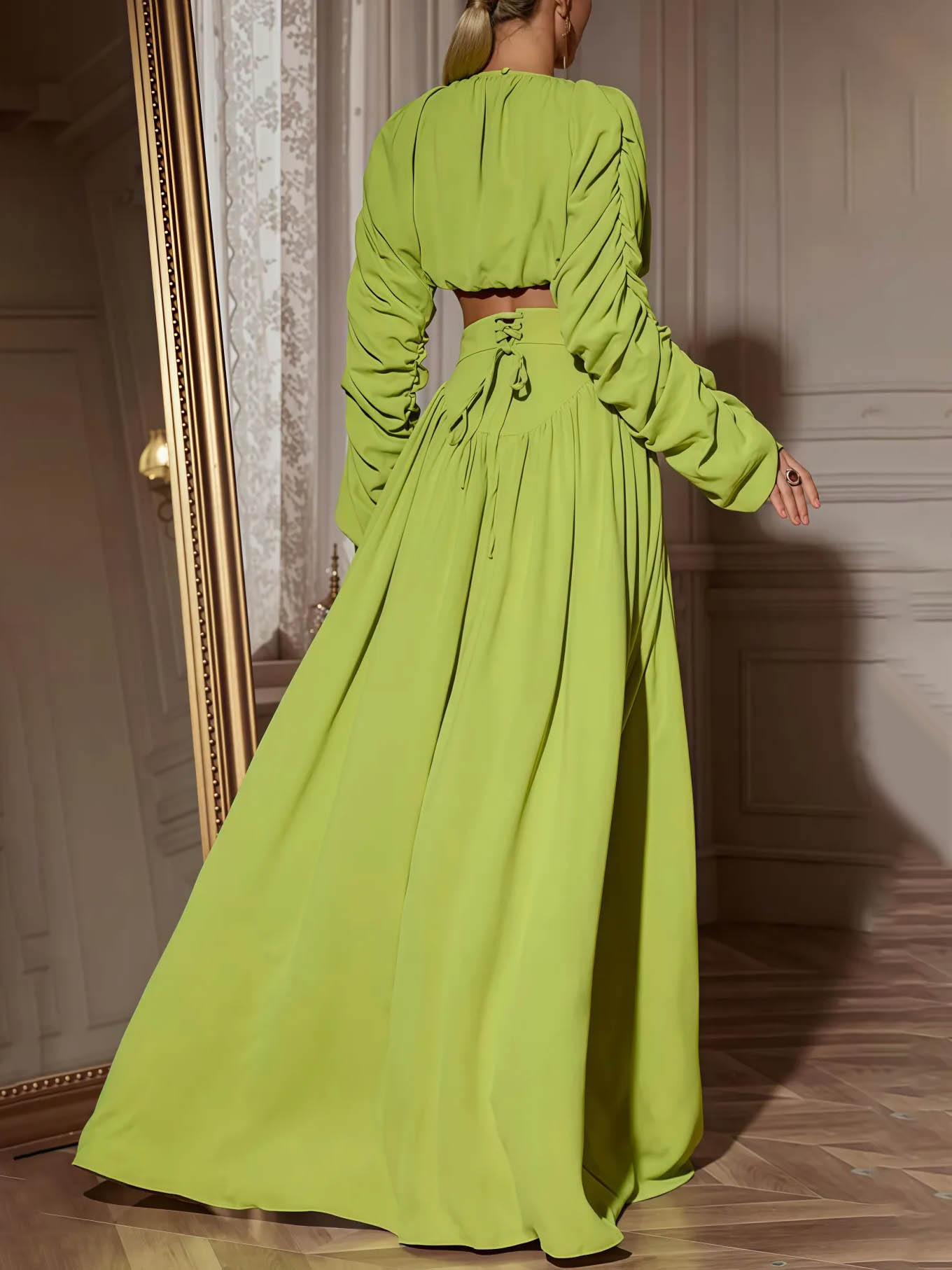 Elegantes, plissiertes Langarm-Crop-Shirt