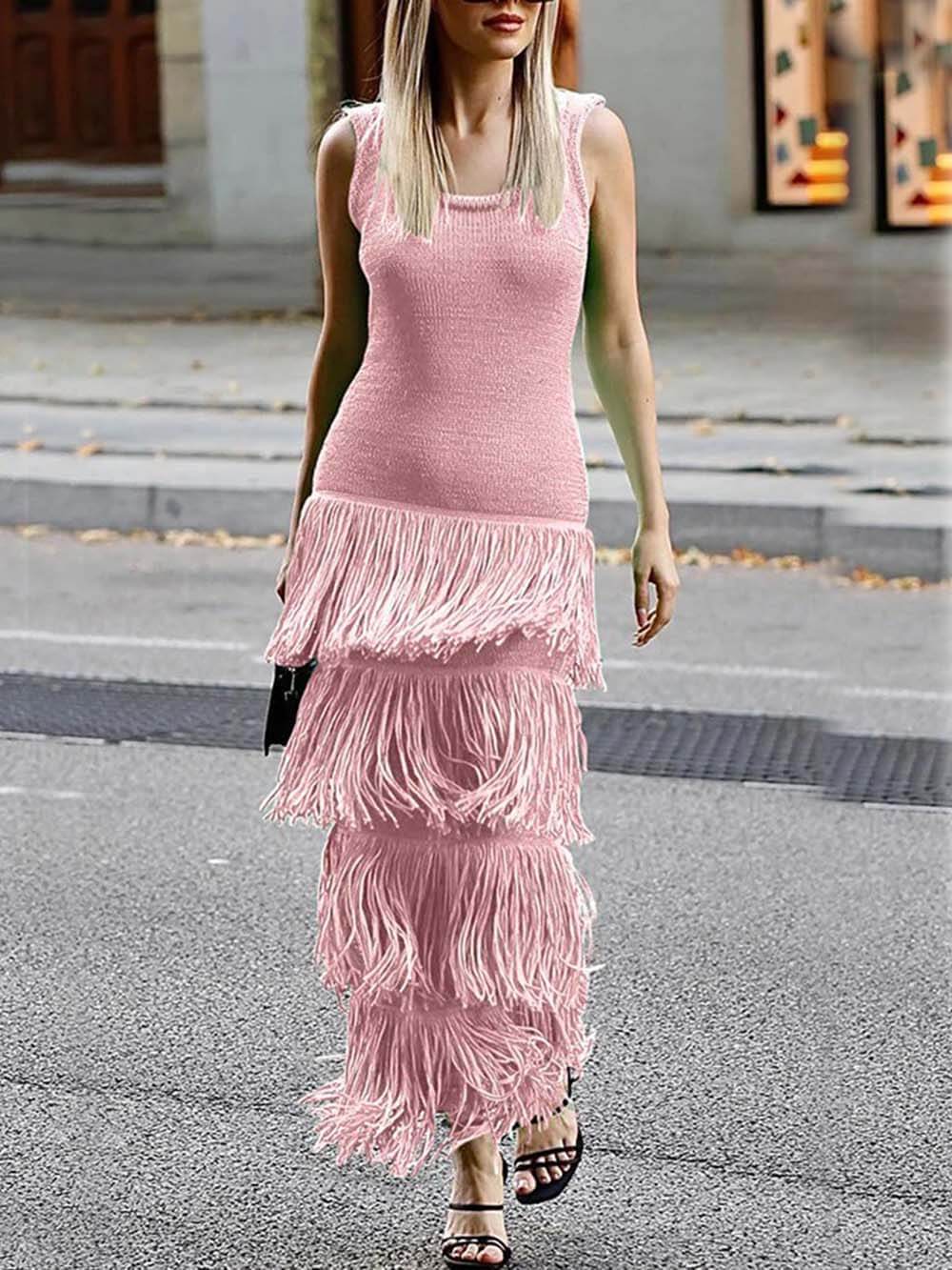 Elegantes, einfarbiges, ärmelloses, schmal geschnittenes Maxi-Strickkleid mit Fransensaum