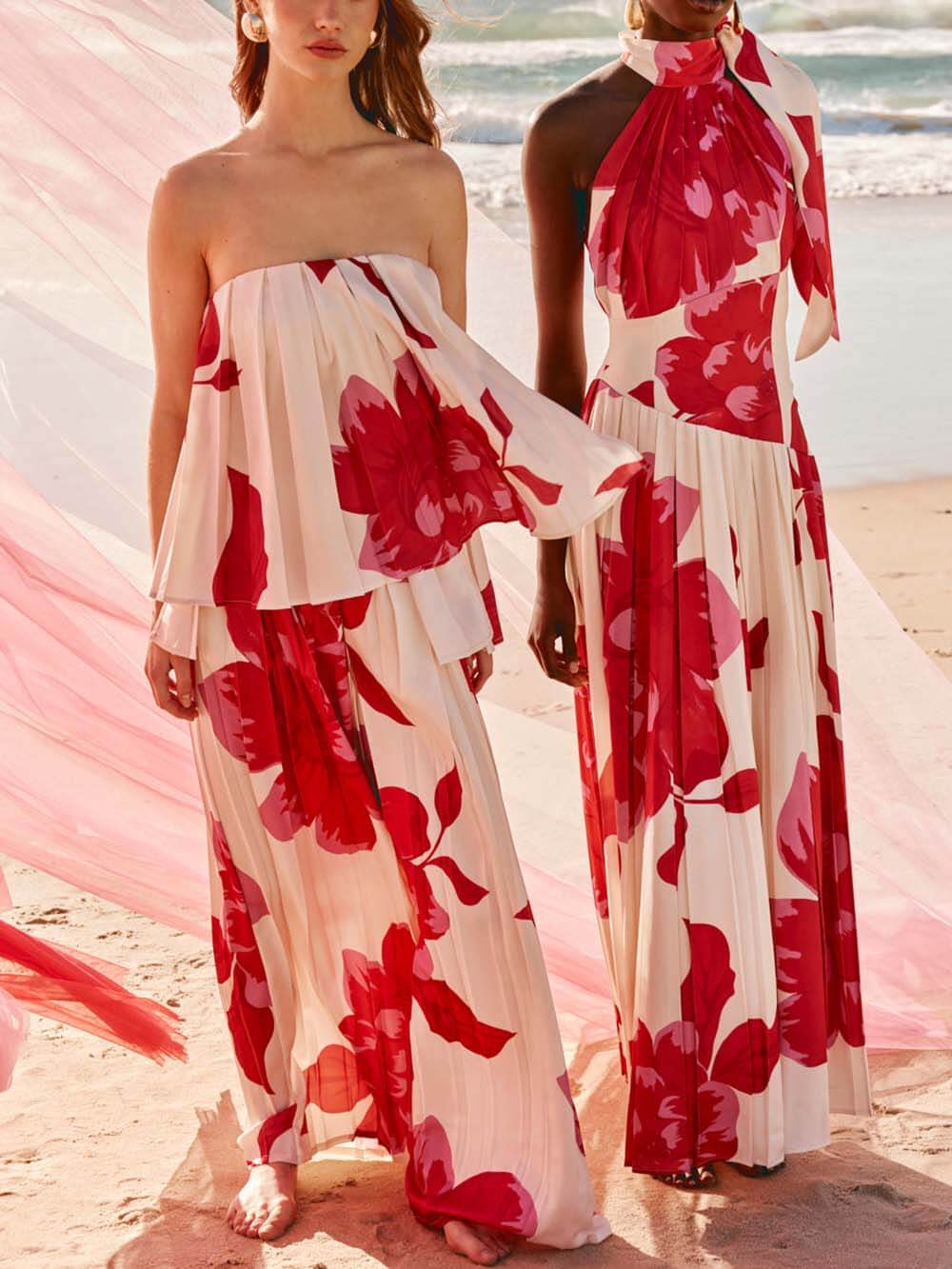 Elegantes, bedrucktes, rückenfreies Maxikleid aus Satin mit Rüschen