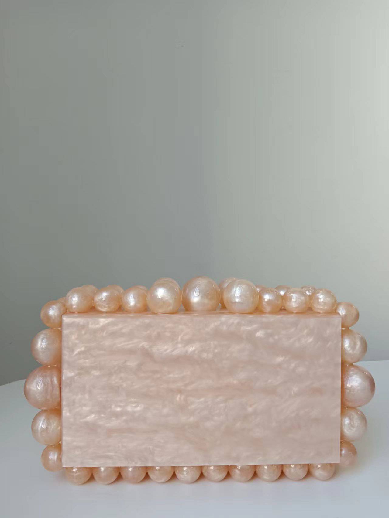Pochette carrée en perles