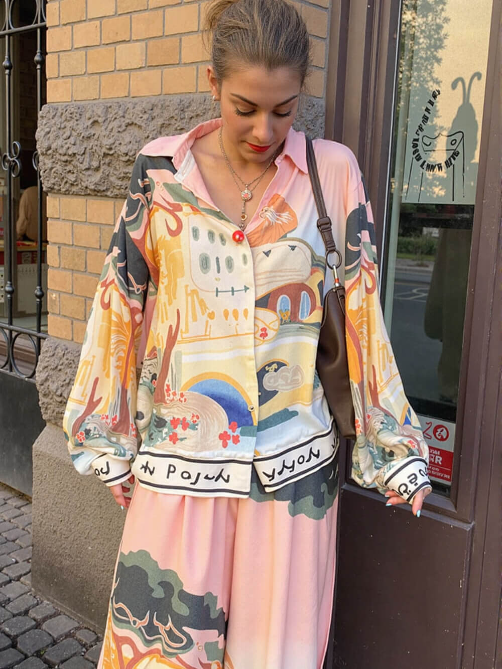 Chemise ample surdimensionnée à imprimé paysage satiné unique