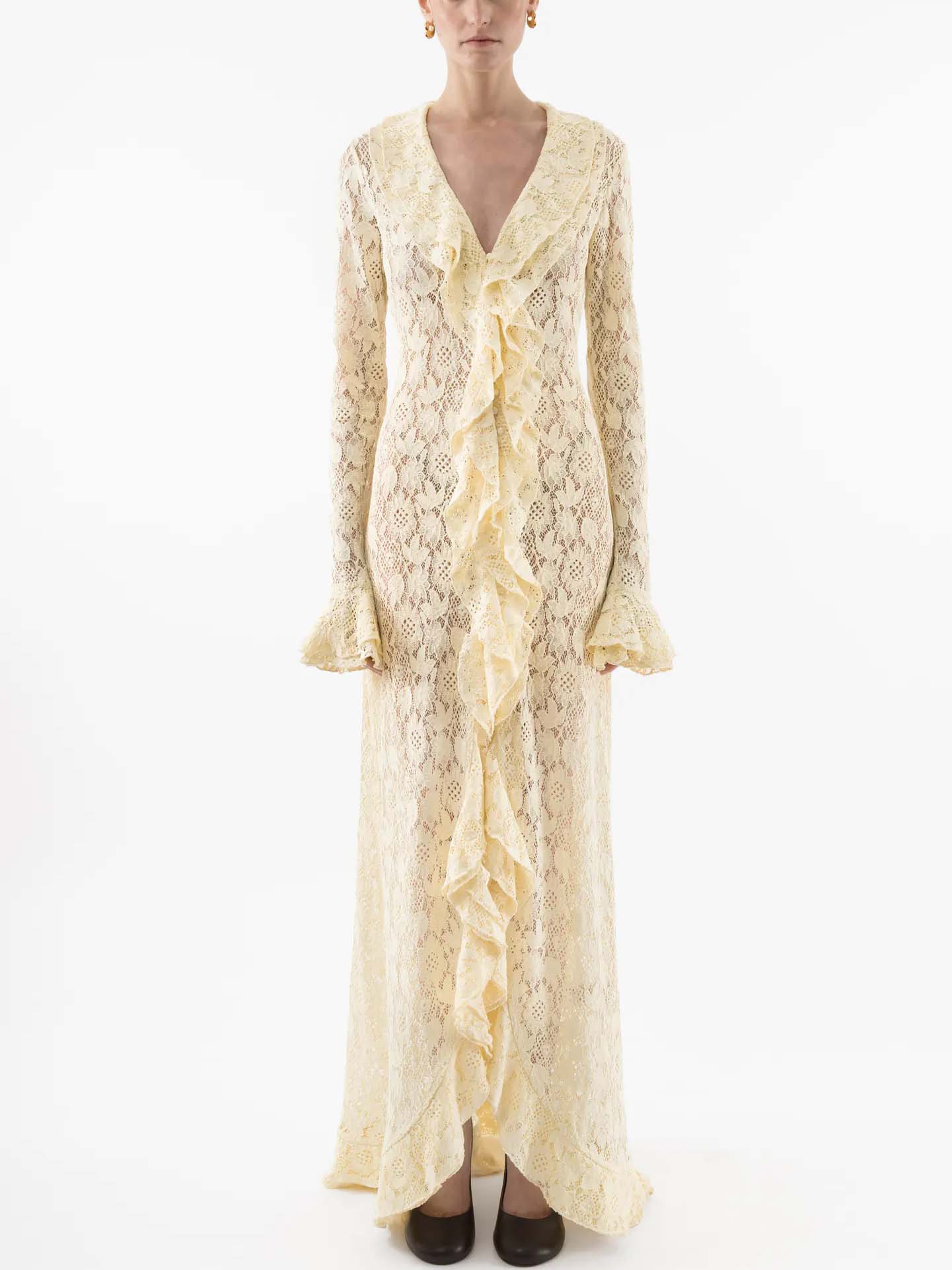 Robe longue fendue sur le devant en dentelle à volants