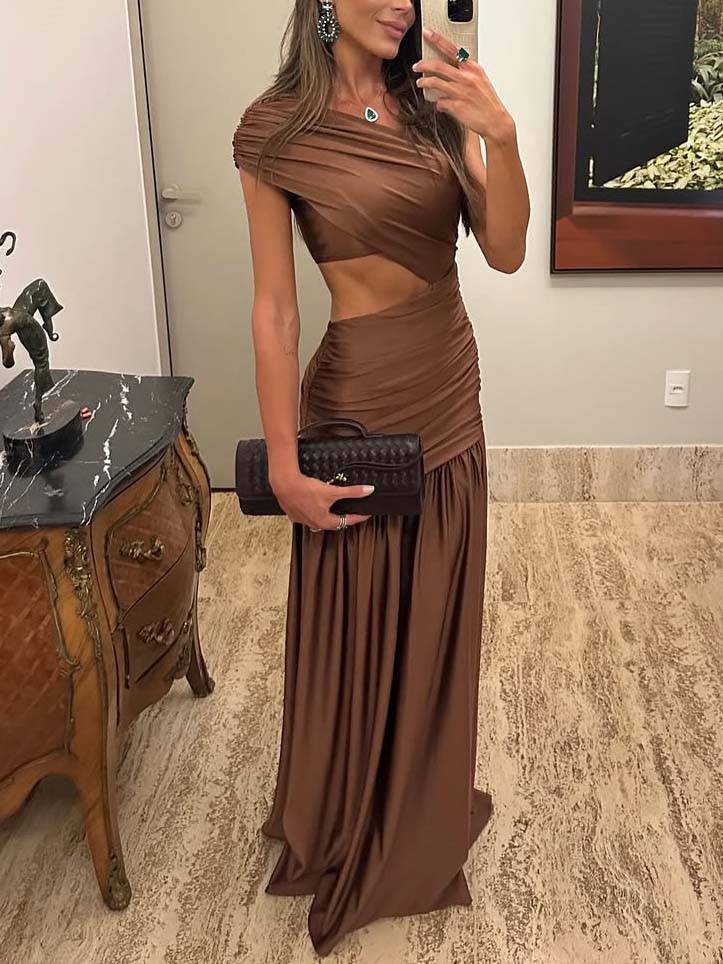 Robe longue unique à épaules dénudées et taille creuse