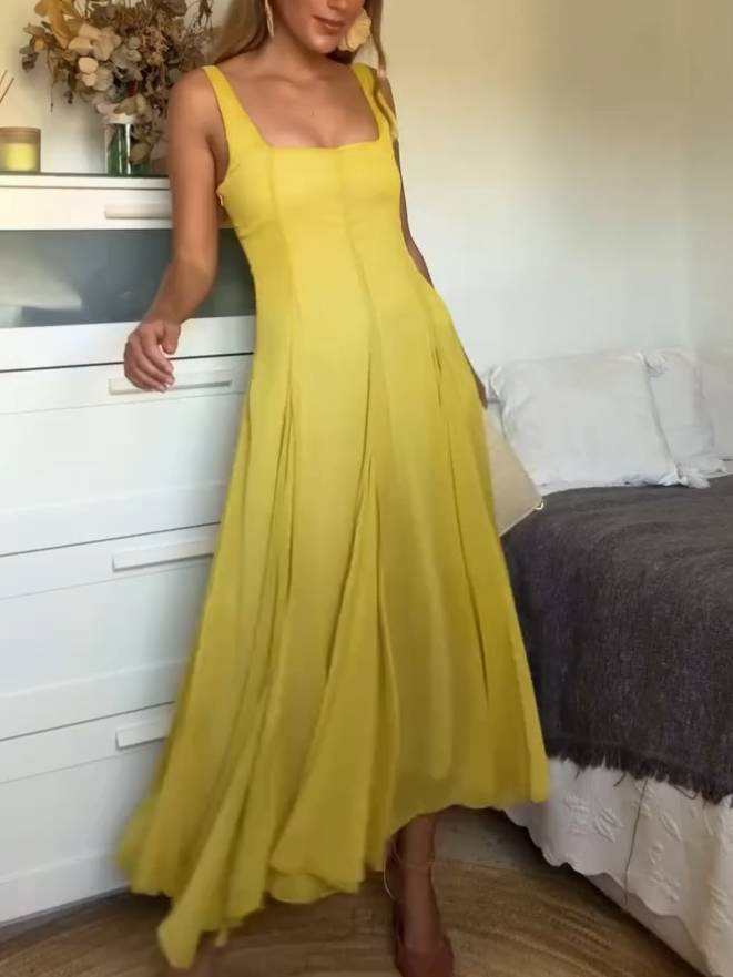 Robe à bretelles à col carré