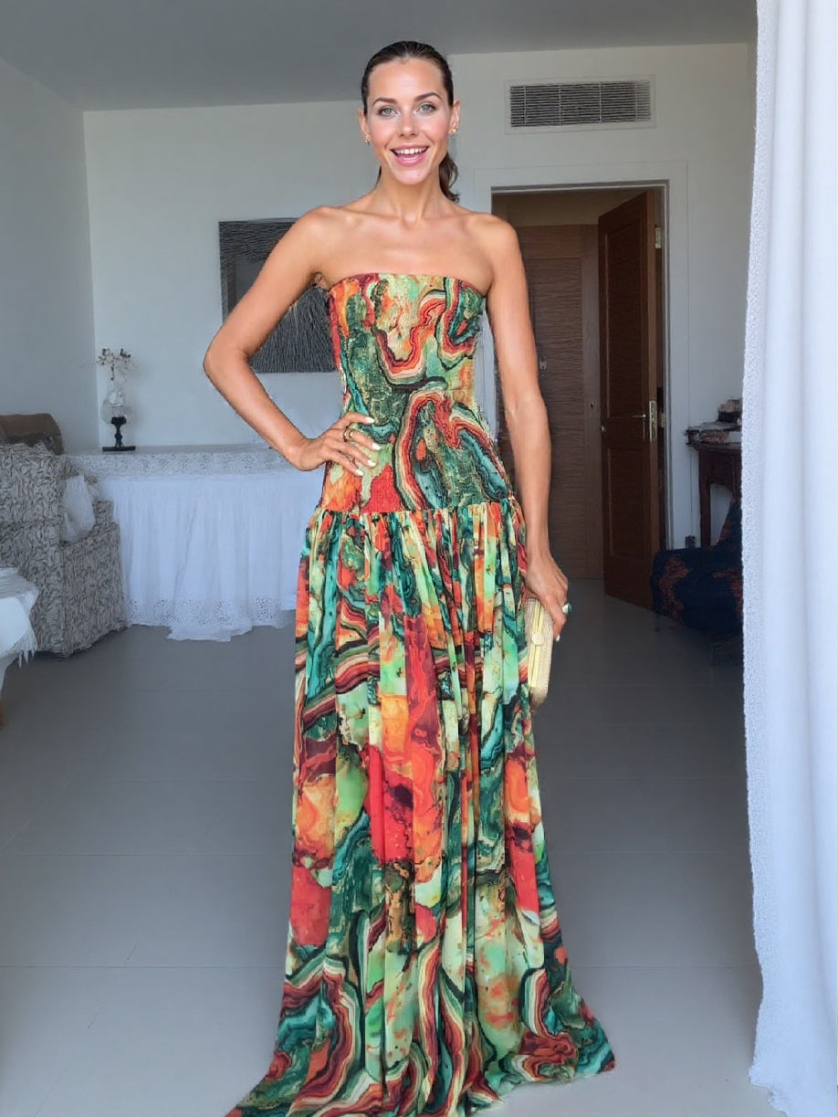 Elegantes Maxikleid mit Wickelausschnitt und abstraktem Print