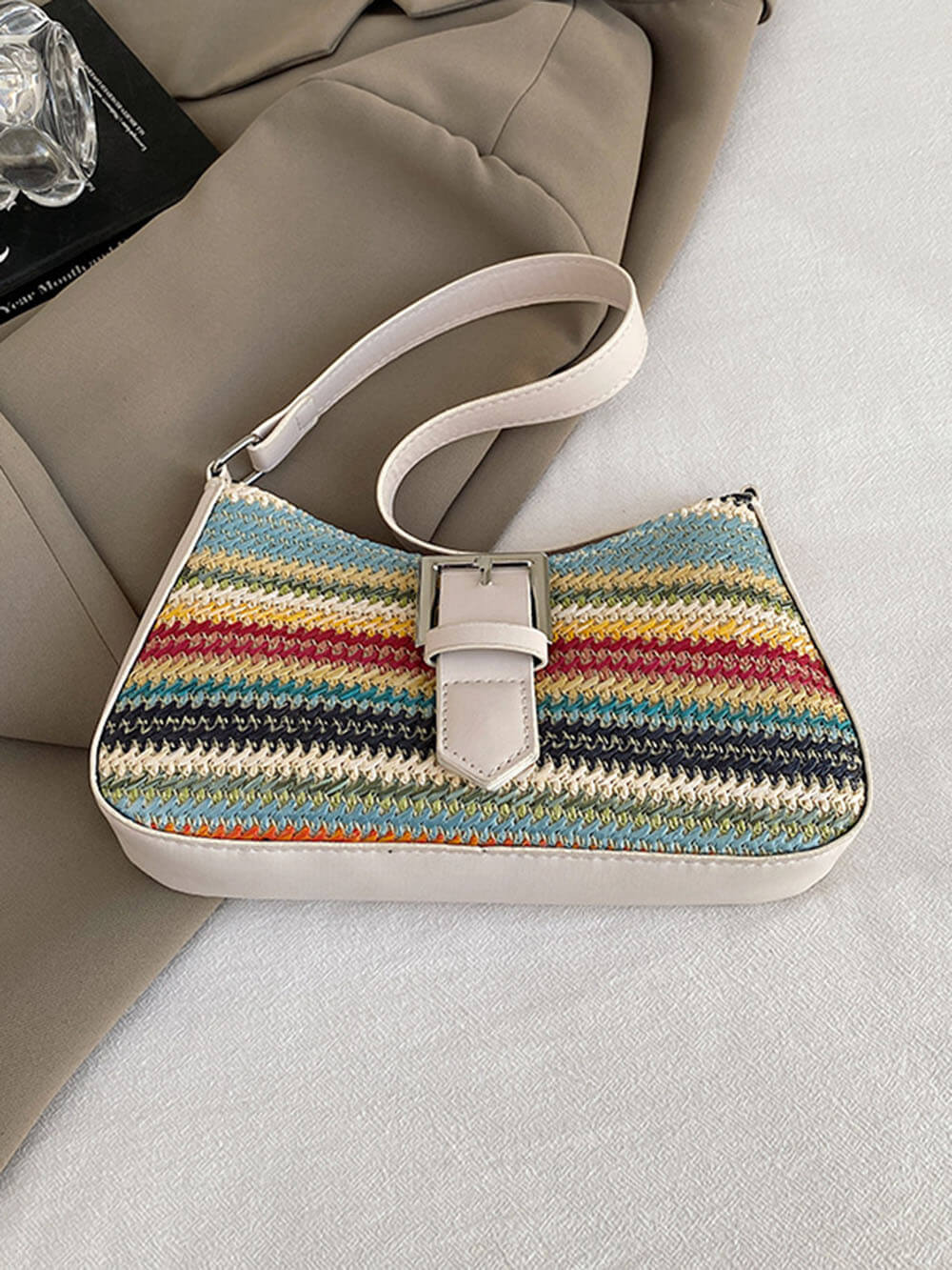 Sac à bandoulière tendance en paille tissée pour les vacances