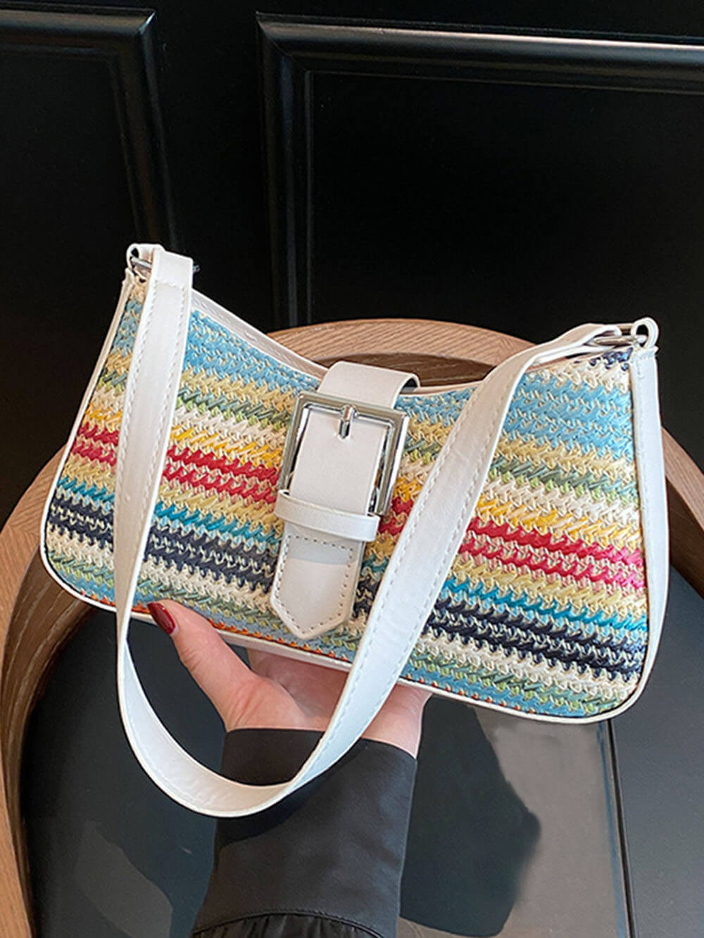 Sac à bandoulière tendance en paille tissée pour les vacances