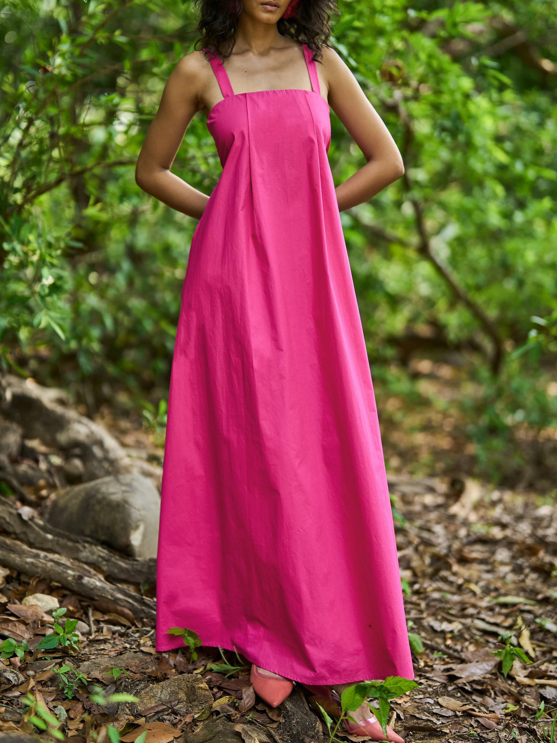 Robe dos nu à bretelles style vacances