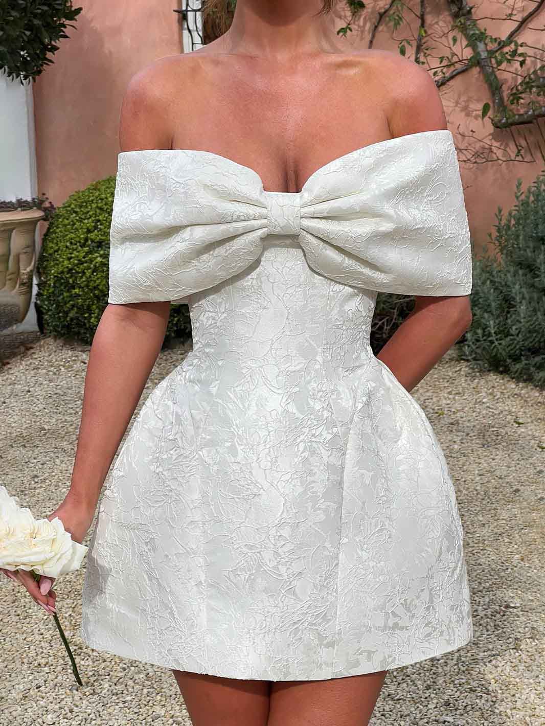 Elegantes schulterfreies Jacquard-Minikleid mit Schleife
