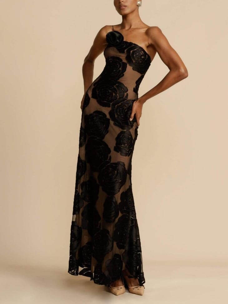 Robe longue à fleurs roses tridimensionnelles brûlées